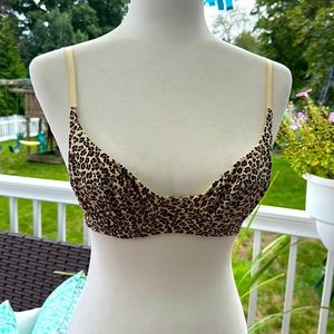 EUC Vintage Victorias Secret Demi Bra in Leopard Print
